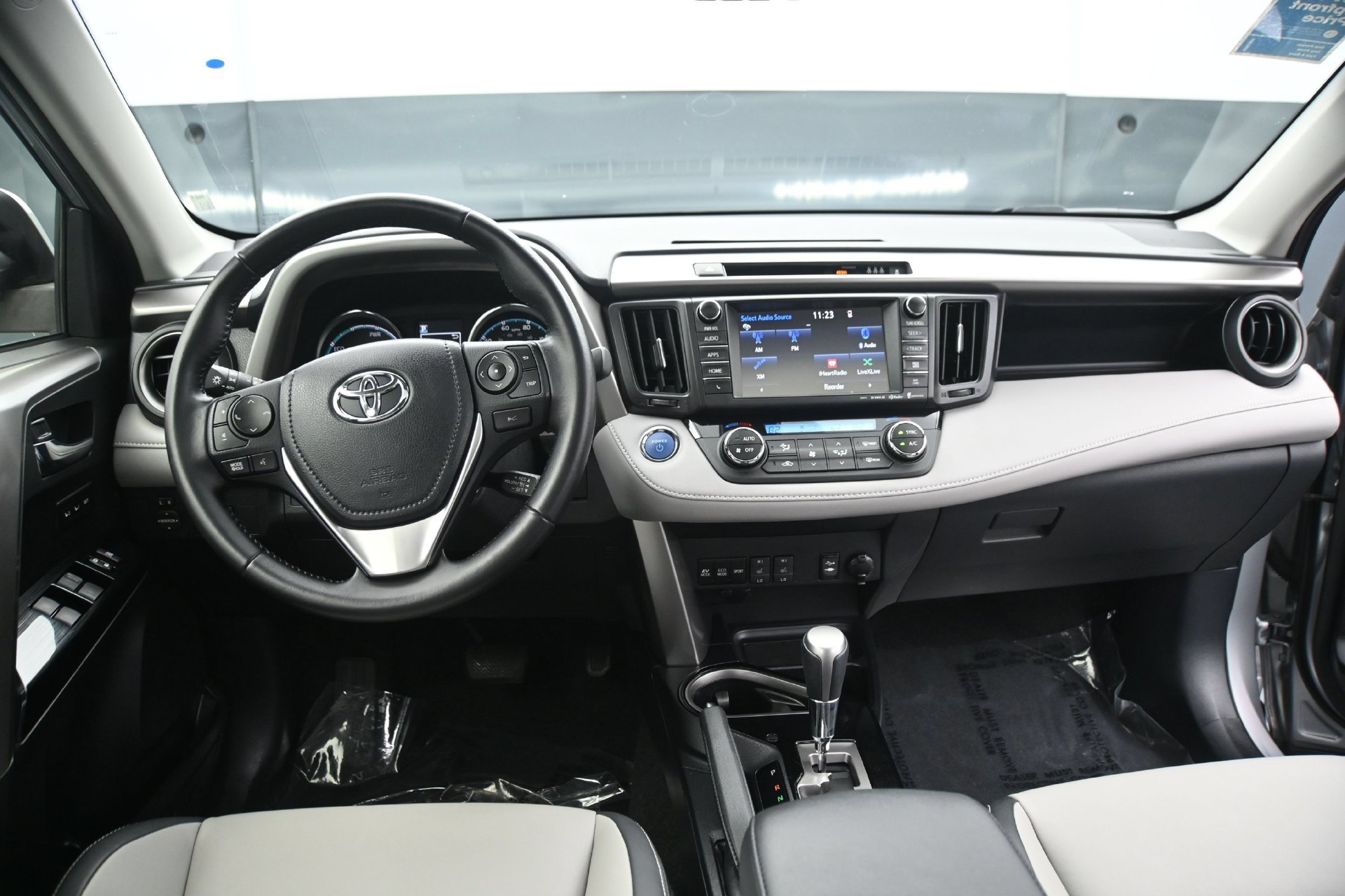 Used 2017 Toyota RAV4 Limited w/ Protection Package AWD/4WD image 18