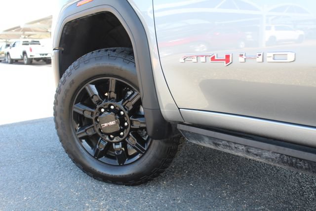Used 2025 GMC Sierra 2500 AT4 w/ AT4 Premium Plus Package AWD/4WD image 11