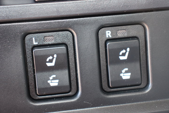 Used 2020 Toyota Sequoia Platinum AWD/4WD image 19