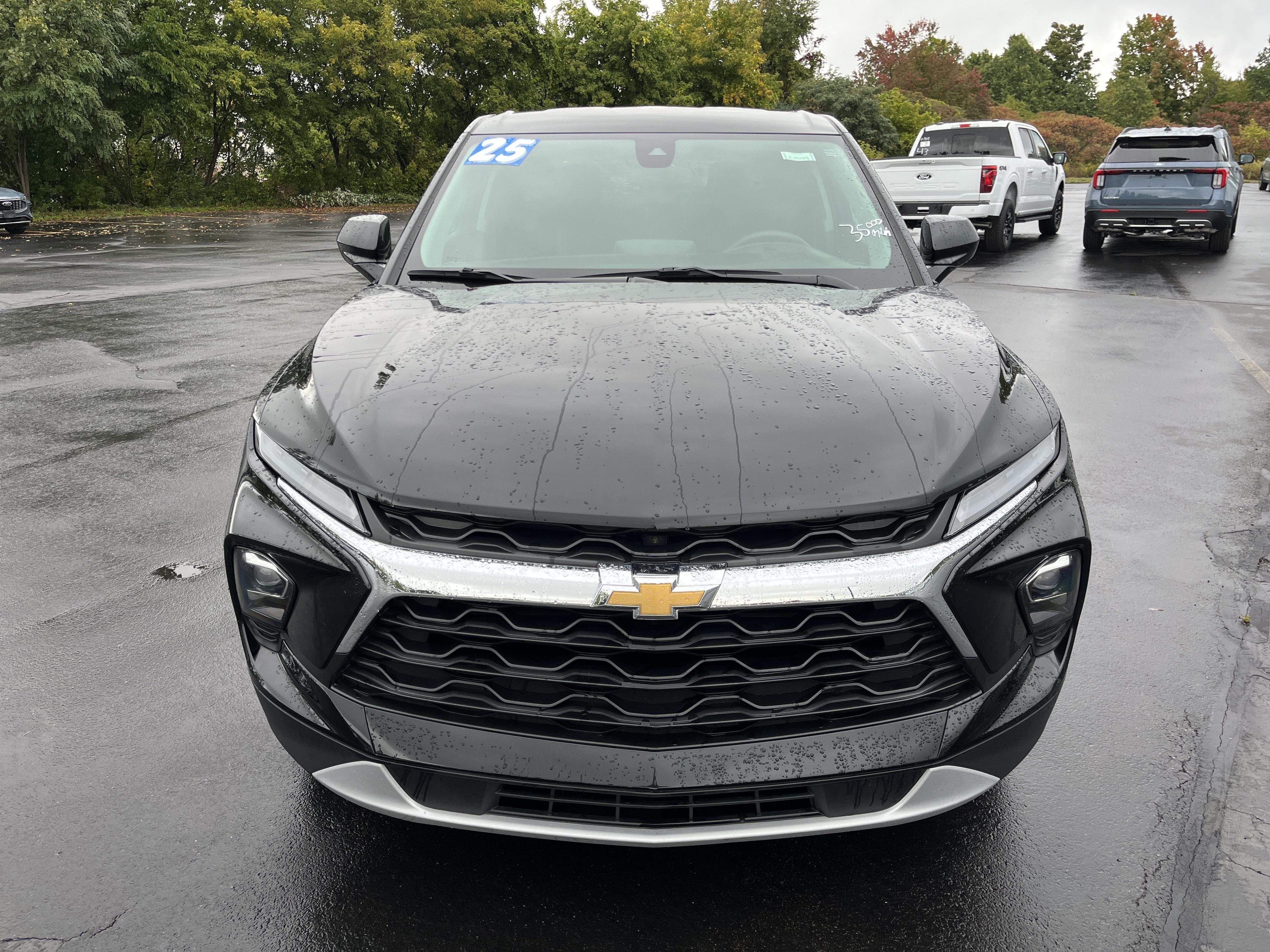 Used 2025 Chevrolet Blazer LT AWD/4WD image 2