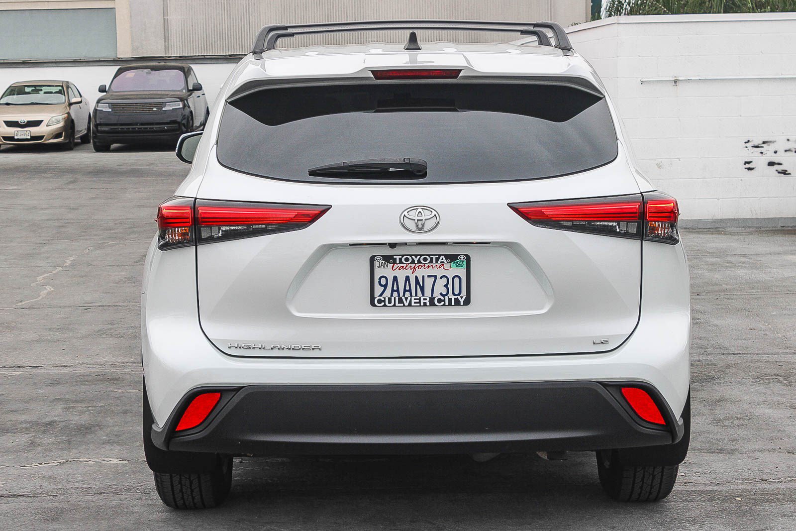 Used 2022 Toyota Highlander LE FWD image 8