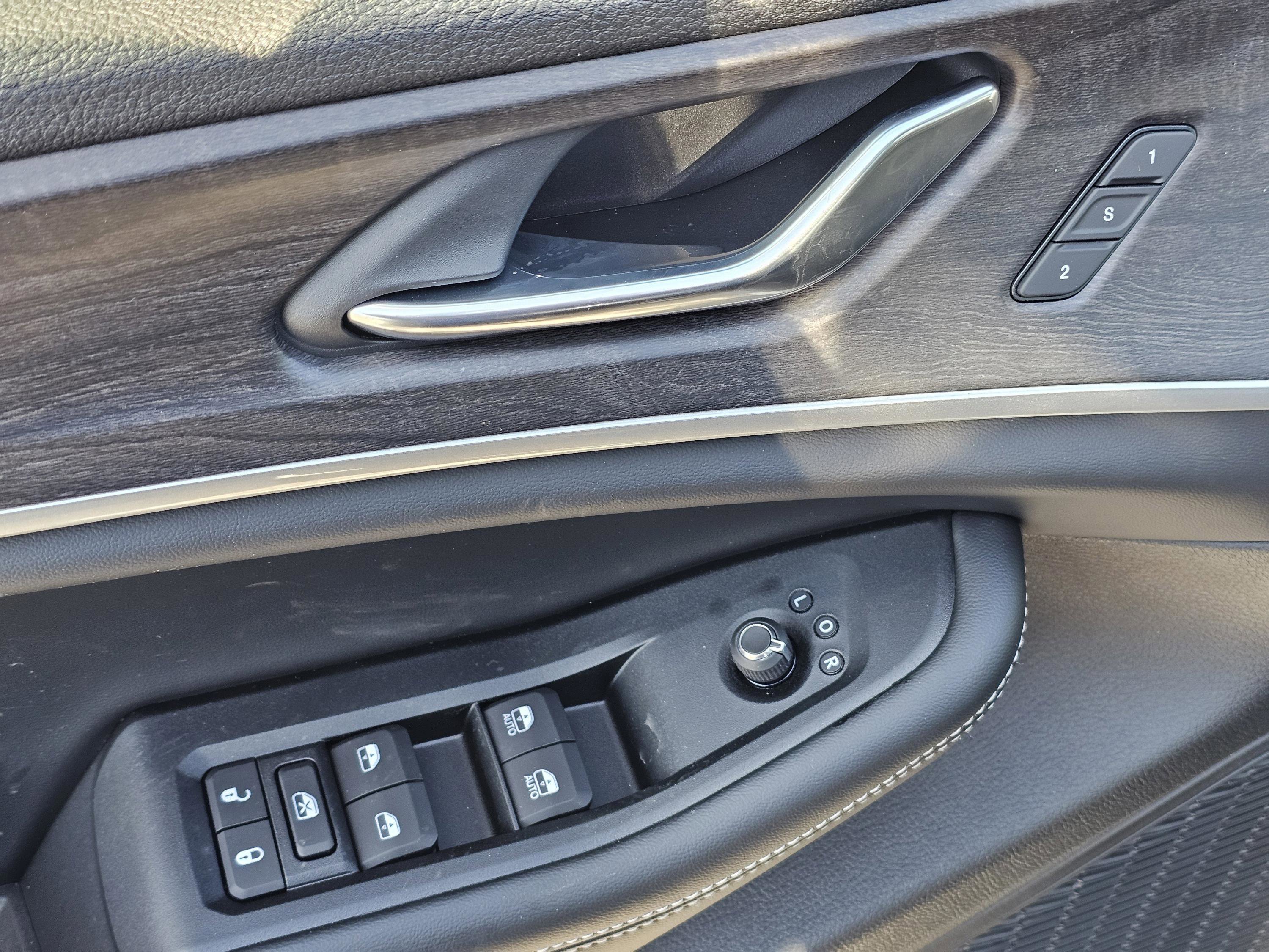 New 2025 Jeep Grand Cherokee L Limited image 16