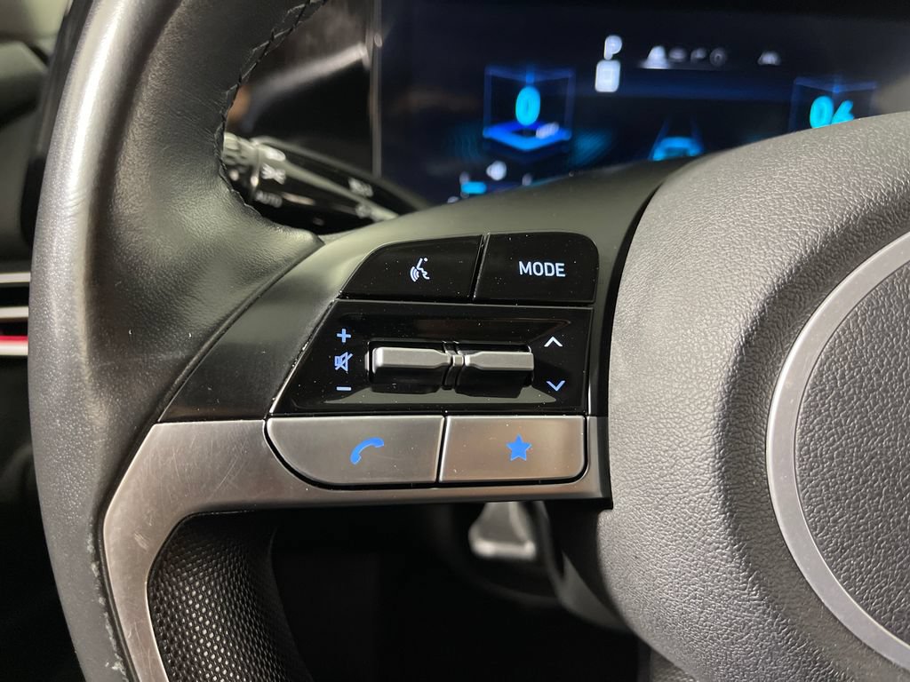 Certified 2025 Hyundai Elantra SEL FWD image 28