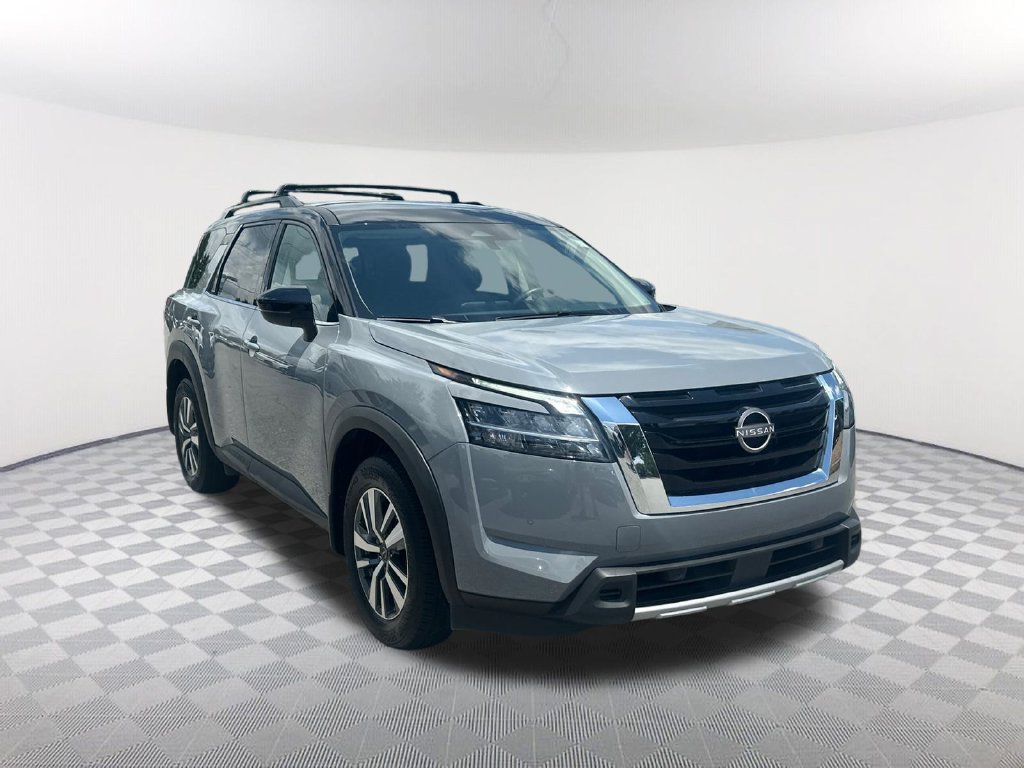 Used 2024 Nissan Pathfinder SL AWD/4WD image 3