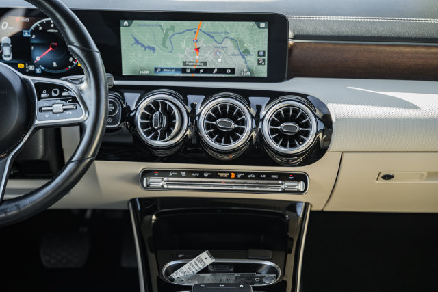 Used 2023 Mercedes-Benz CLA 250 4MATIC w/ Premium Package image 20