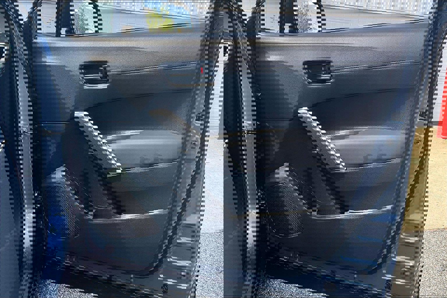 Used 2026 Toyota Corolla Cross LE image 28