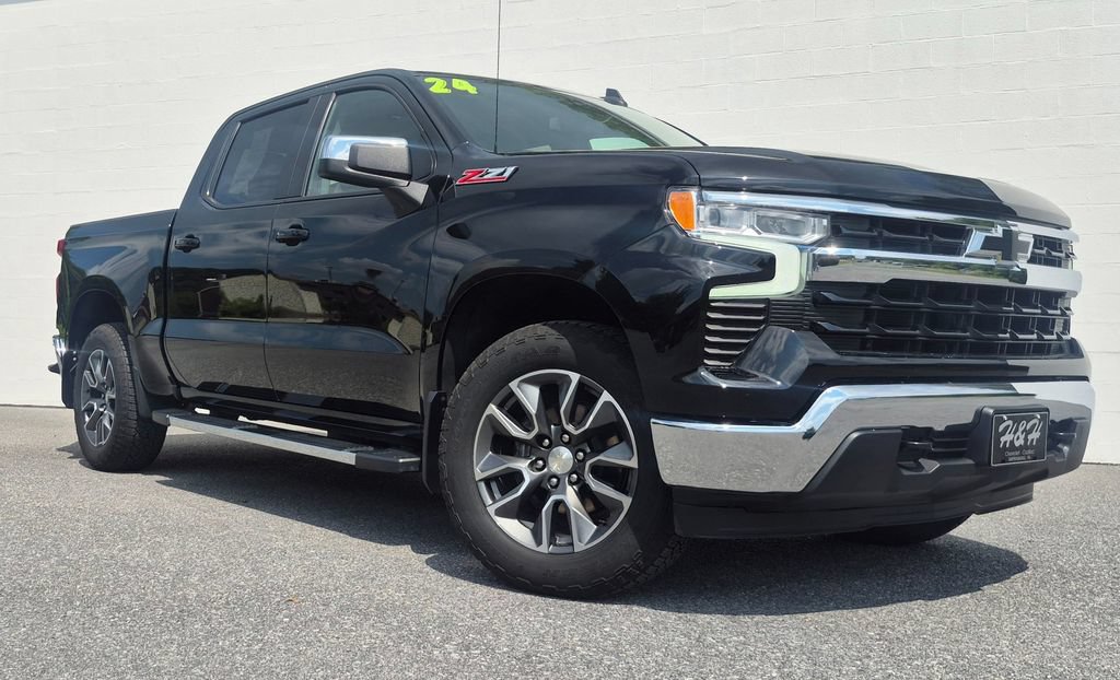 Used 2023 Chevrolet Silverado 1500 LT AWD/4WD image 2