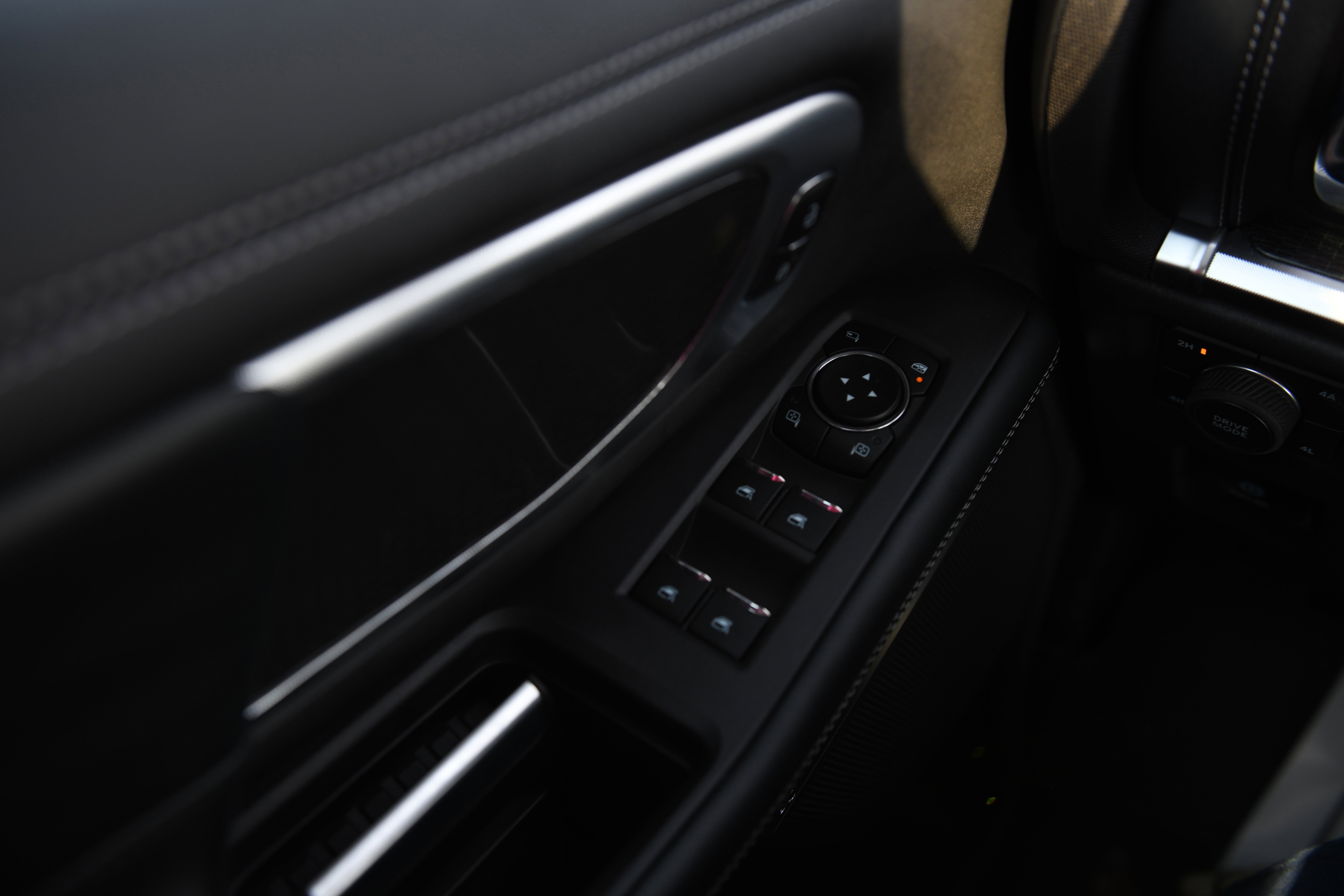 Used 2025 Ford Expedition Platinum w/ Stealth Performance Package image 32