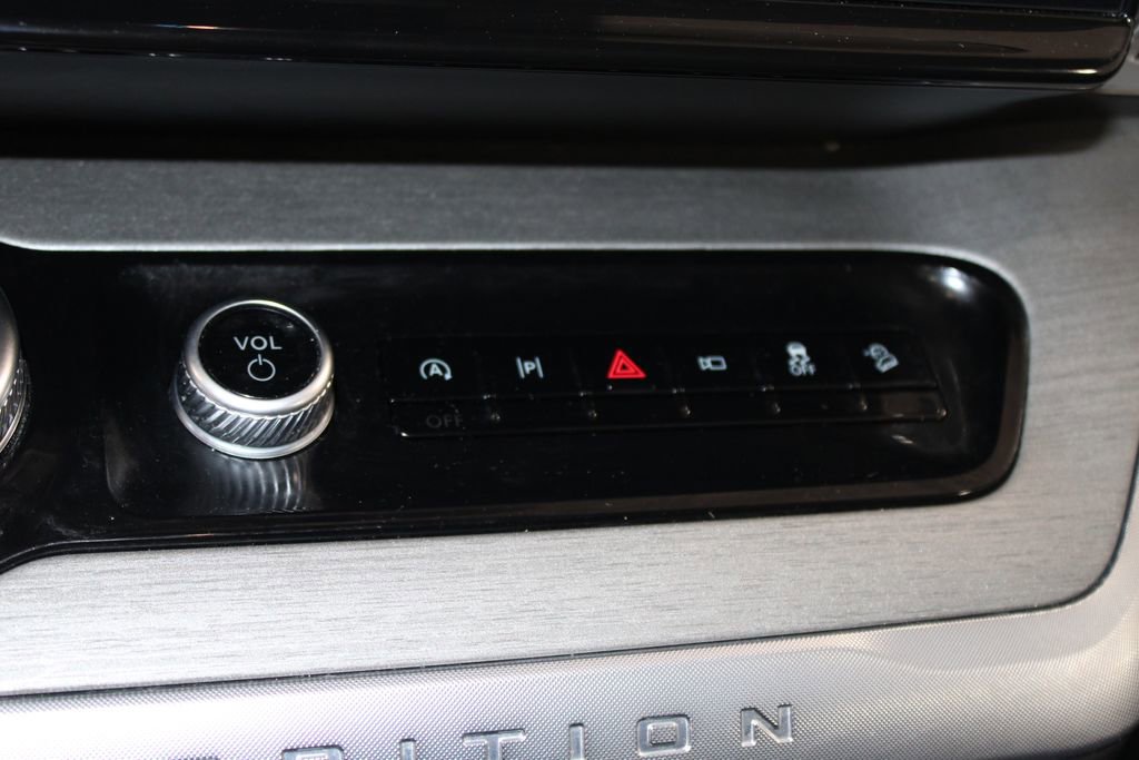 Used 2025 Ford Expedition Platinum image 50