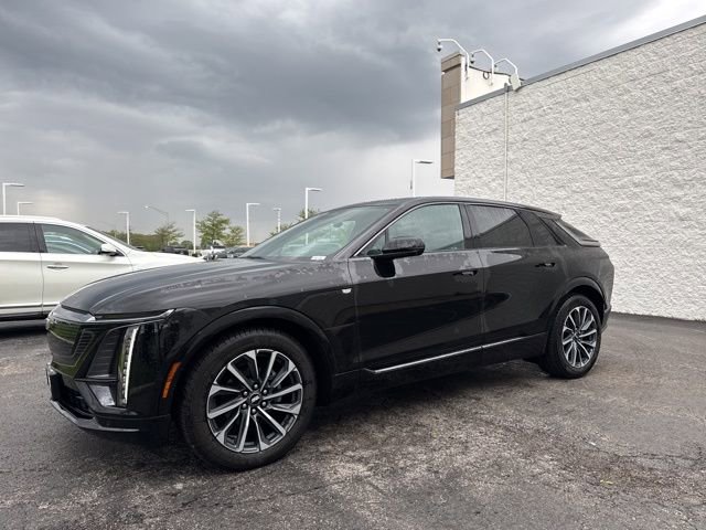 Used 2024 Cadillac Lyriq Sport AWD/4WD image 3