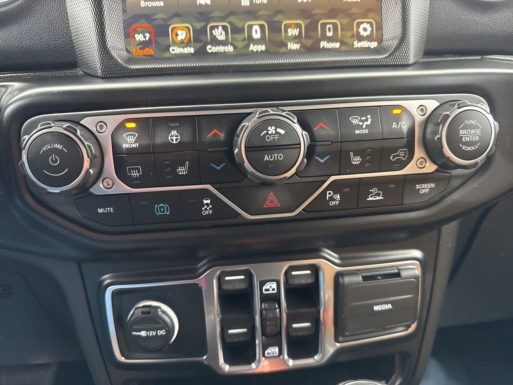 Used 2022 Jeep Wrangler Unlimited Sahara w/ Cold Weather Group image 18