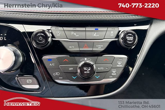New 2027 Chrysler Pacifica Select FWD image 17