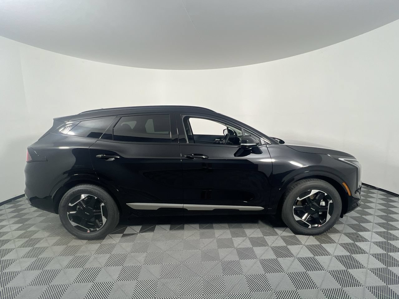Certified 2026 Kia Sportage SX FWD image 2