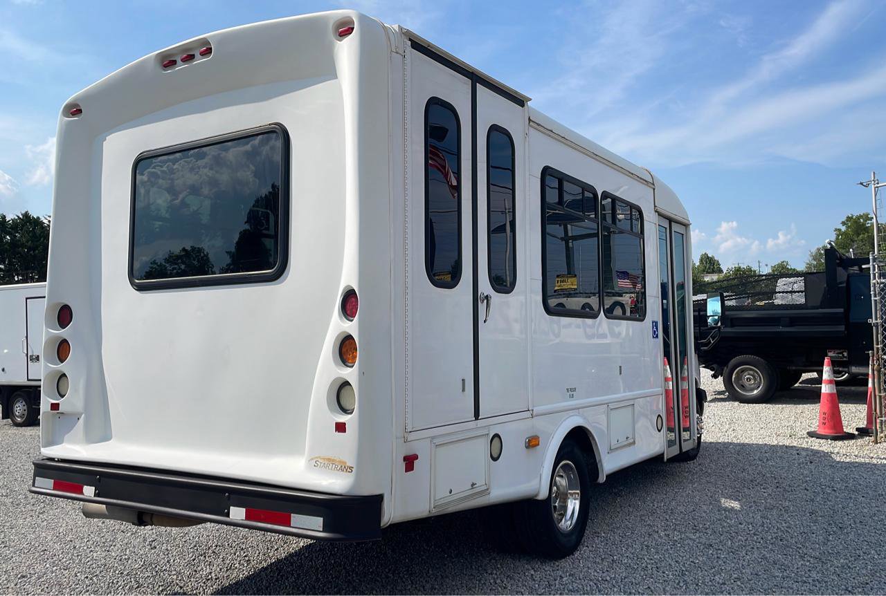 Used 2015 Chevrolet Express 3500 w/ Shuttle Bus Package RWD image 7
