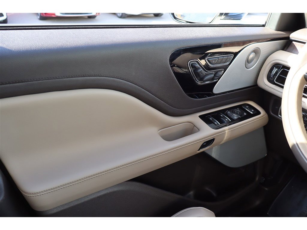 Used 2022 Lincoln Aviator Reserve w/ Equipment Group 201A image 22