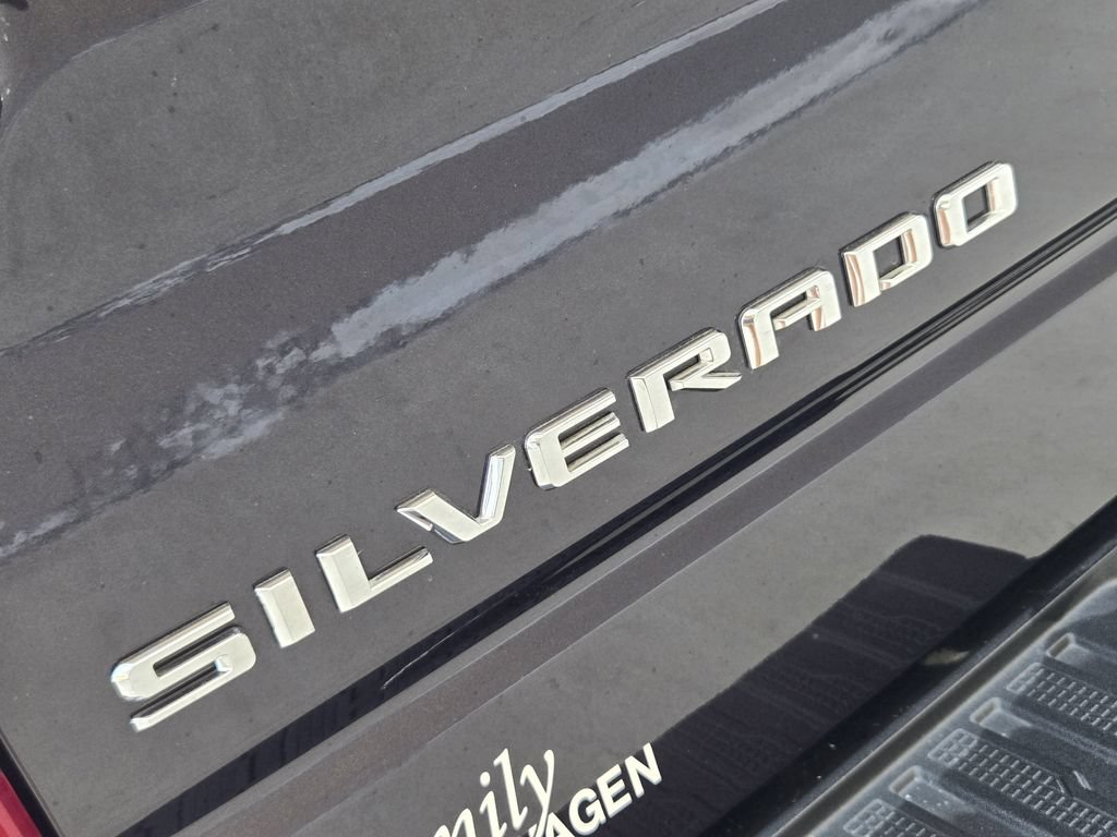 Used 2022 Chevrolet Silverado 1500 LTZ w/ Technology Package AWD/4WD image 9