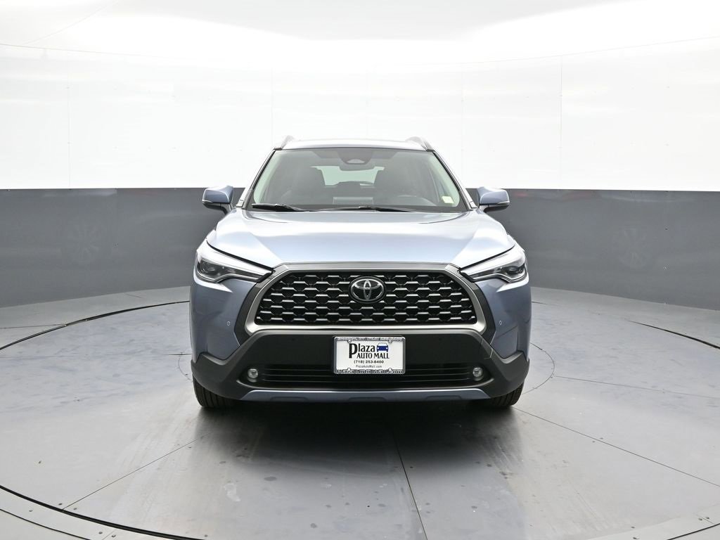 Certified 2023 Toyota Corolla Cross XLE image 2
