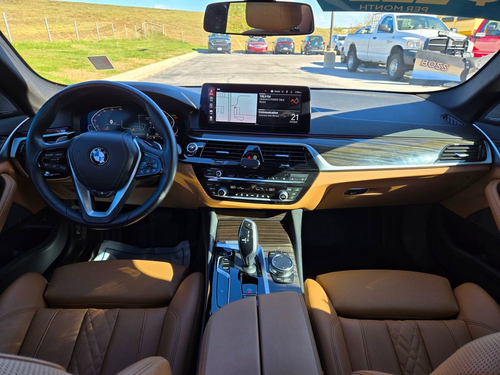 Used 2023 BMW 530i xDrive w/ Premium Package image 15