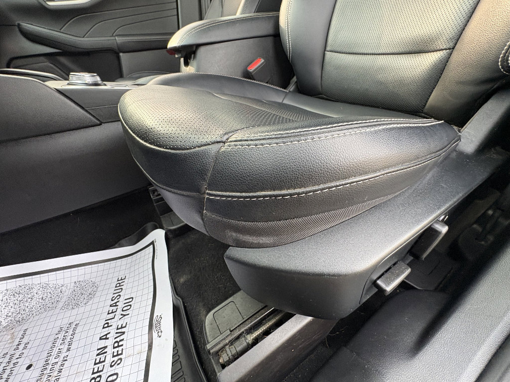 Used 2021 Ford Escape SEL image 32