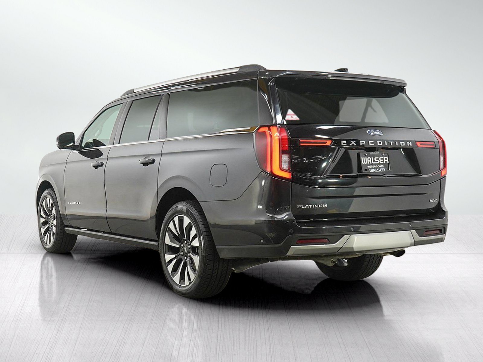 Used 2025 Ford Expedition Max Platinum w/ Driver's Package AWD/4WD image 3