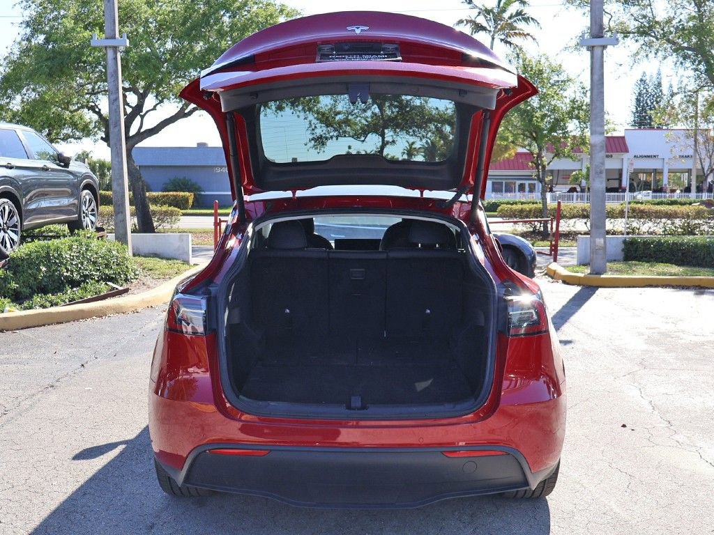 Used 2022 Tesla Model Y Long Range image 19