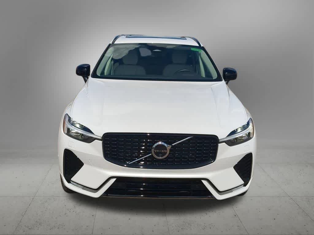 Certified 2024 Volvo XC60 B5 Plus AWD/4WD image 9