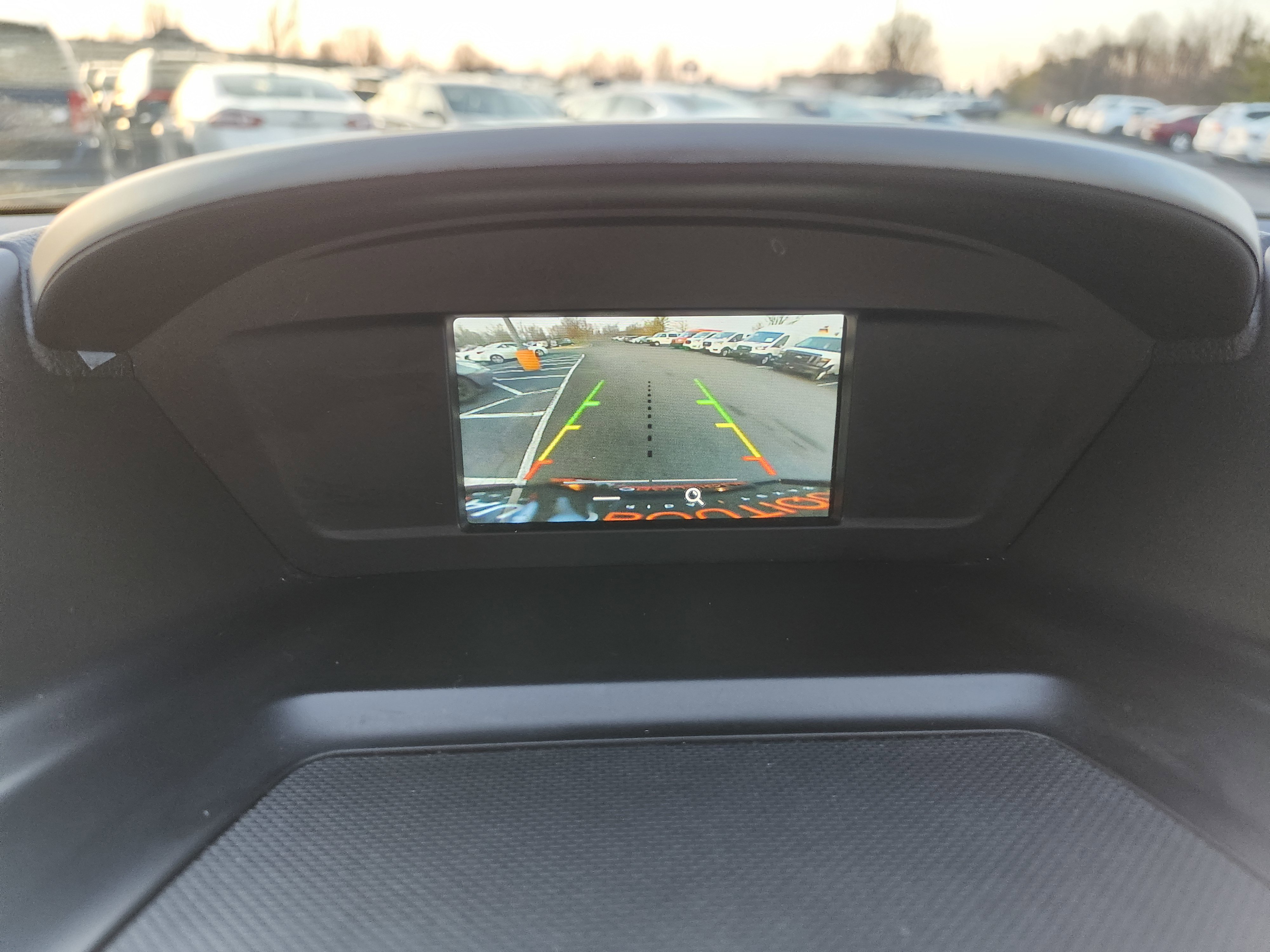 Used 2018 Ford Escape SE image 2