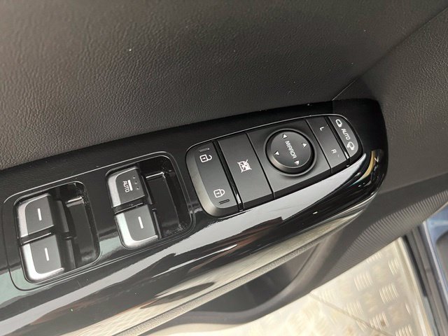 Used 2022 Kia Sportage Nightfall Edition w/ Nighfall AWD Premium Package image 27