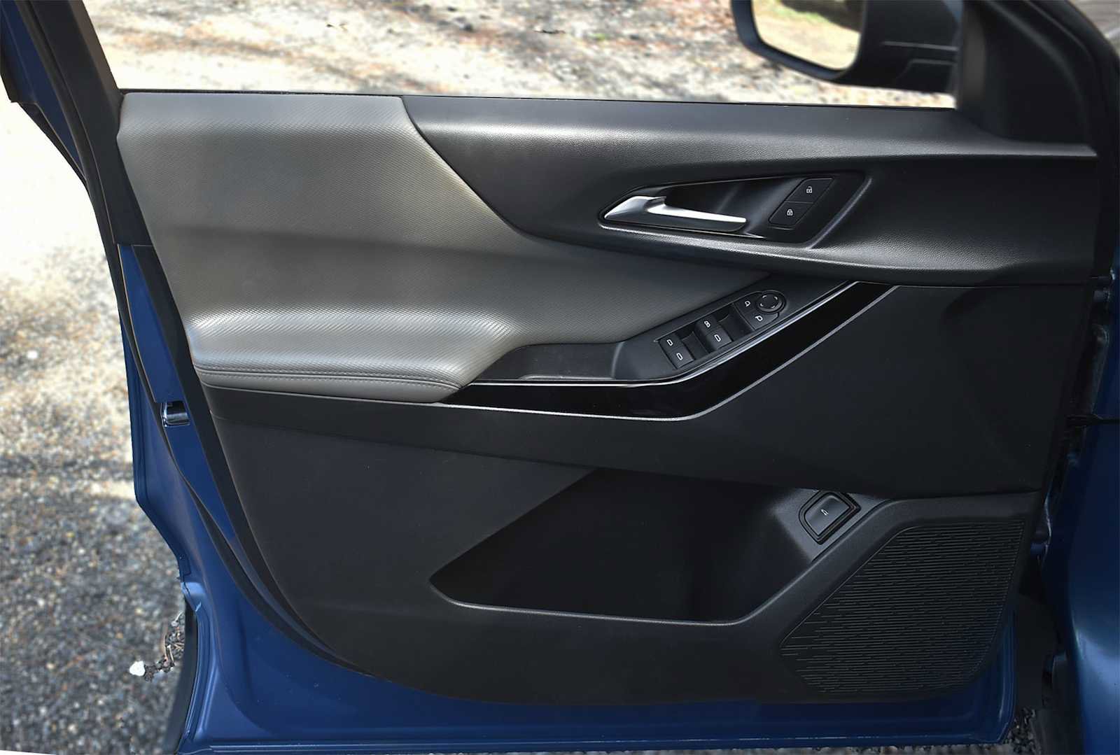 Used 2025 Chevrolet Equinox LT w/ Convenience Package II image 23