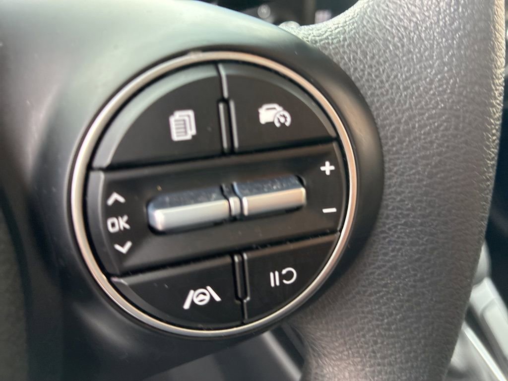 Used 2025 Kia Soul LX image 25