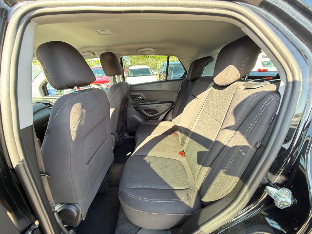 Used 2020 Chevrolet Trax LS FWD image 21