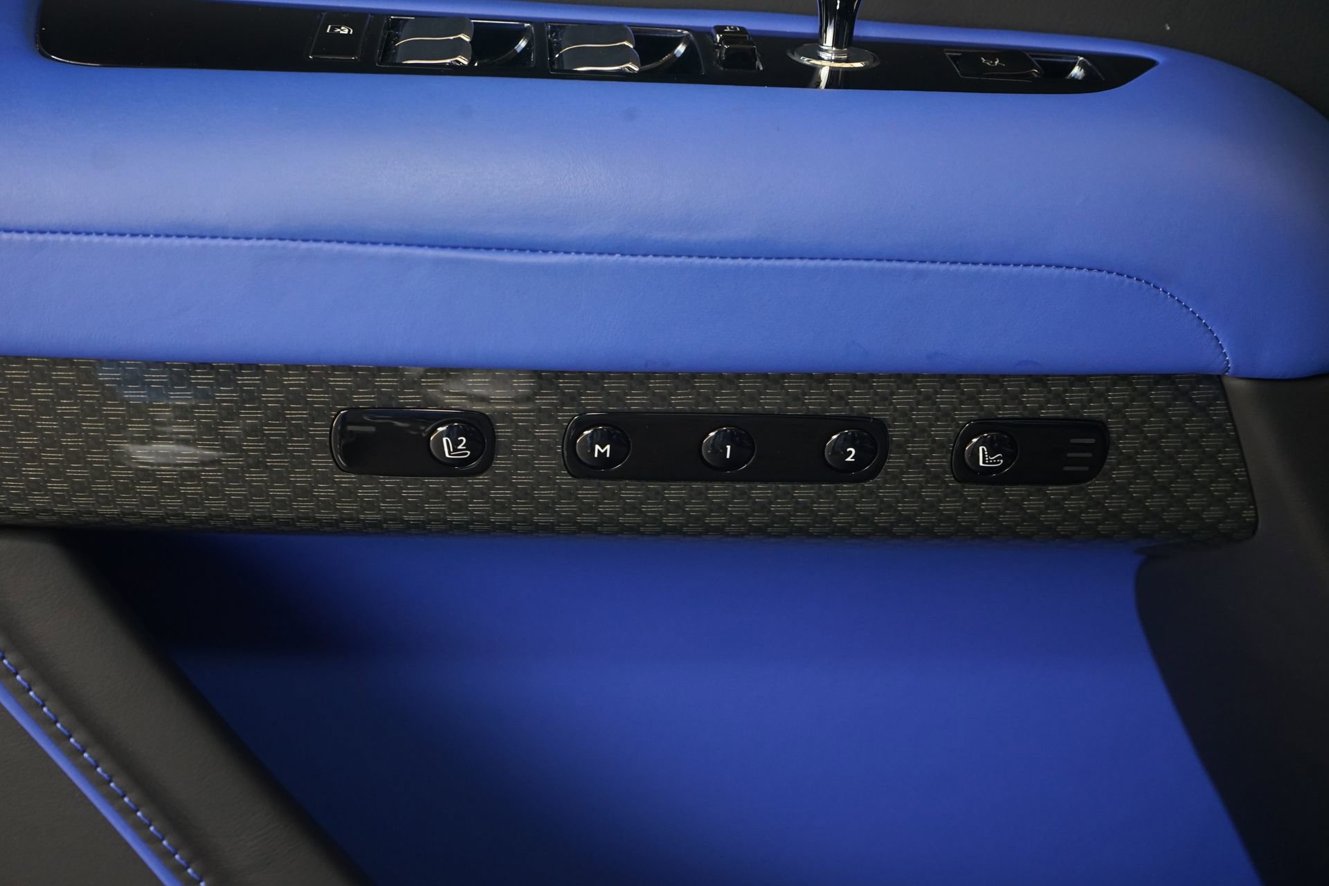 Used 2022 Rolls-Royce Ghost Black Badge image 32