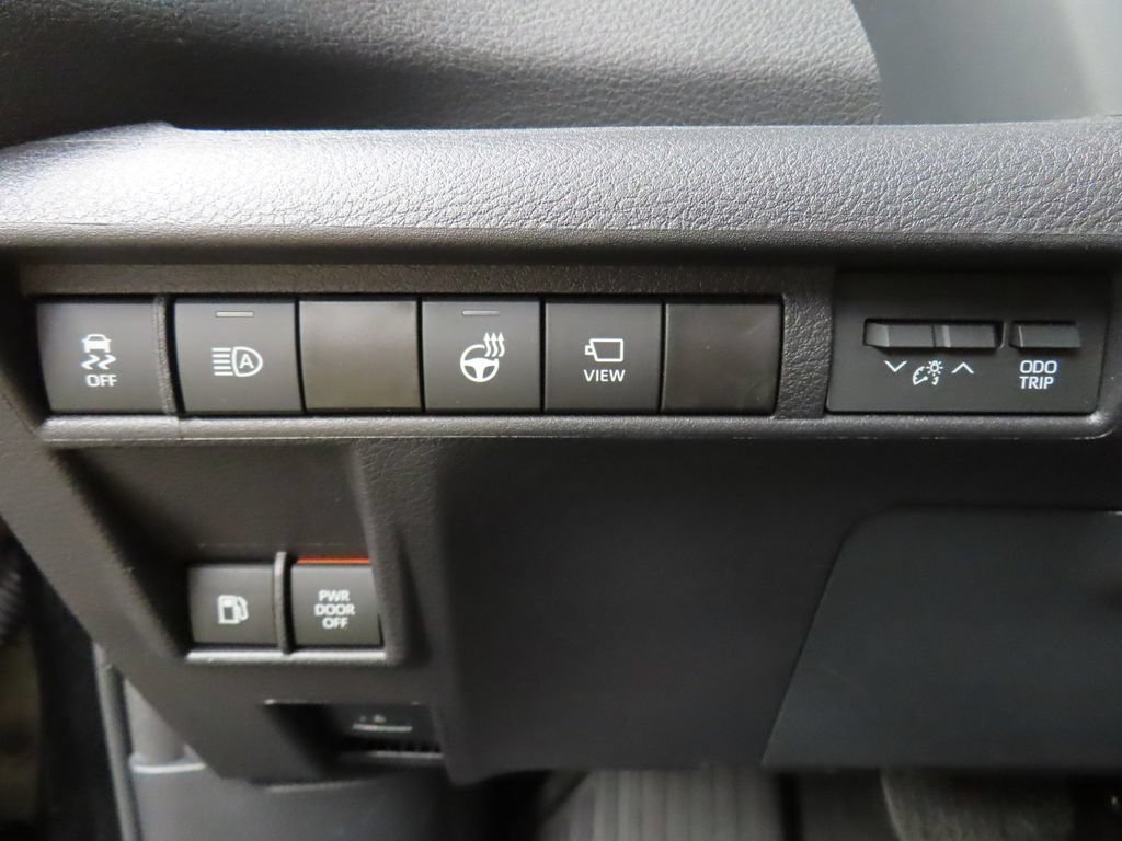 Used 2025 Toyota Sienna Platinum AWD/4WD image 57