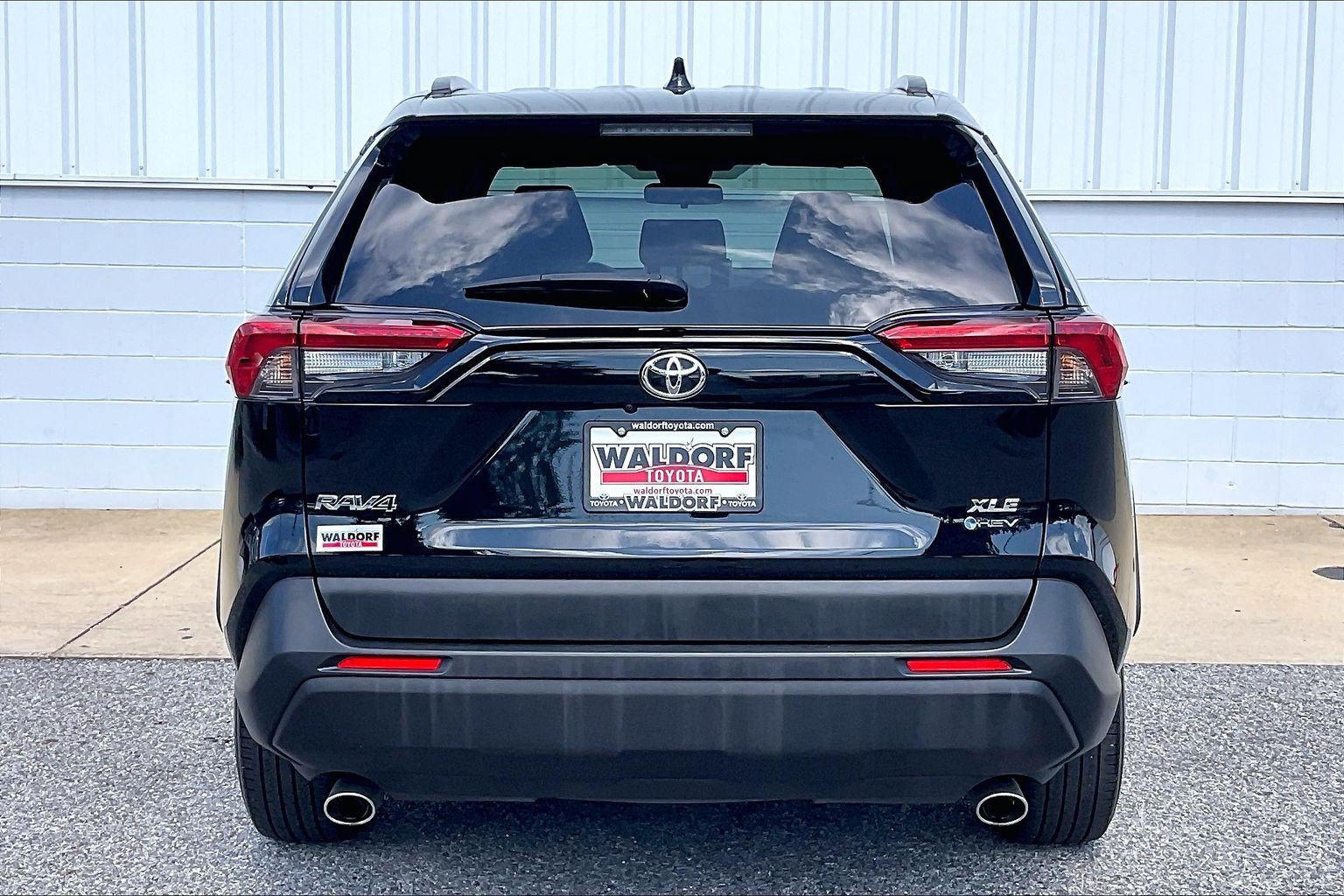 Used 2025 Toyota RAV4 XLE AWD/4WD image 5