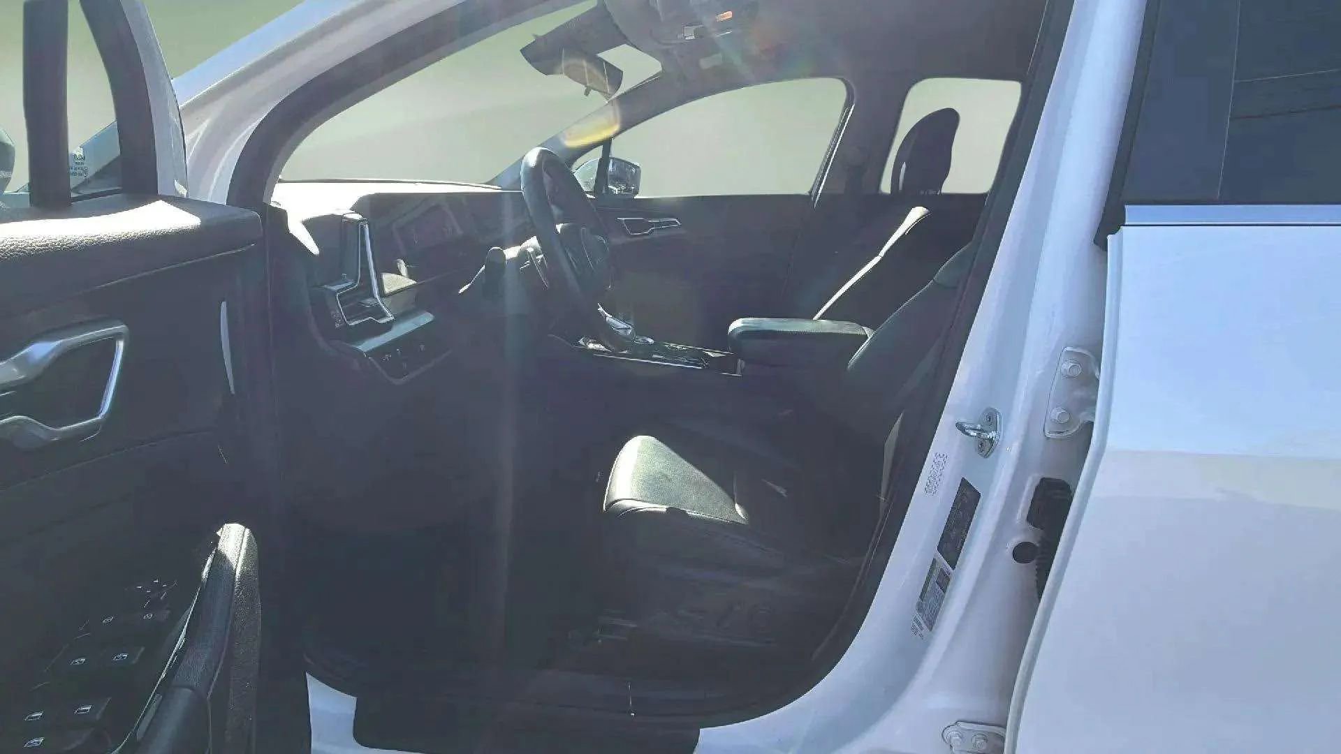 Used 2023 Kia Sportage EX image 23