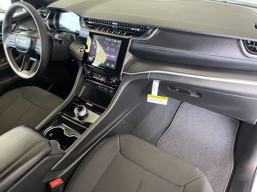 New 2026 Jeep Grand Cherokee Laredo AWD/4WD image 18