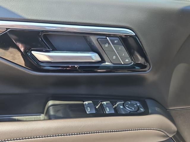 New 2026 Chevrolet Suburban LT w/ LPO, Get Active Package RWD image 23