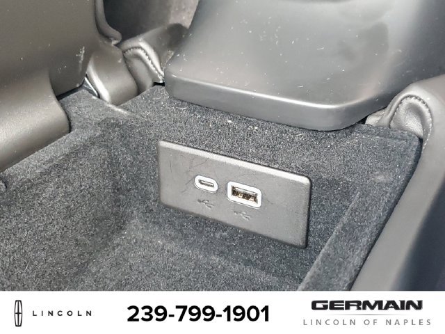 Used 2025 Chevrolet Corvette Stingray Premium Cpe w/ 3LT RWD image 33