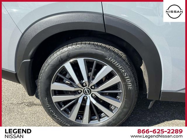 Used 2022 Nissan Pathfinder Platinum image 7