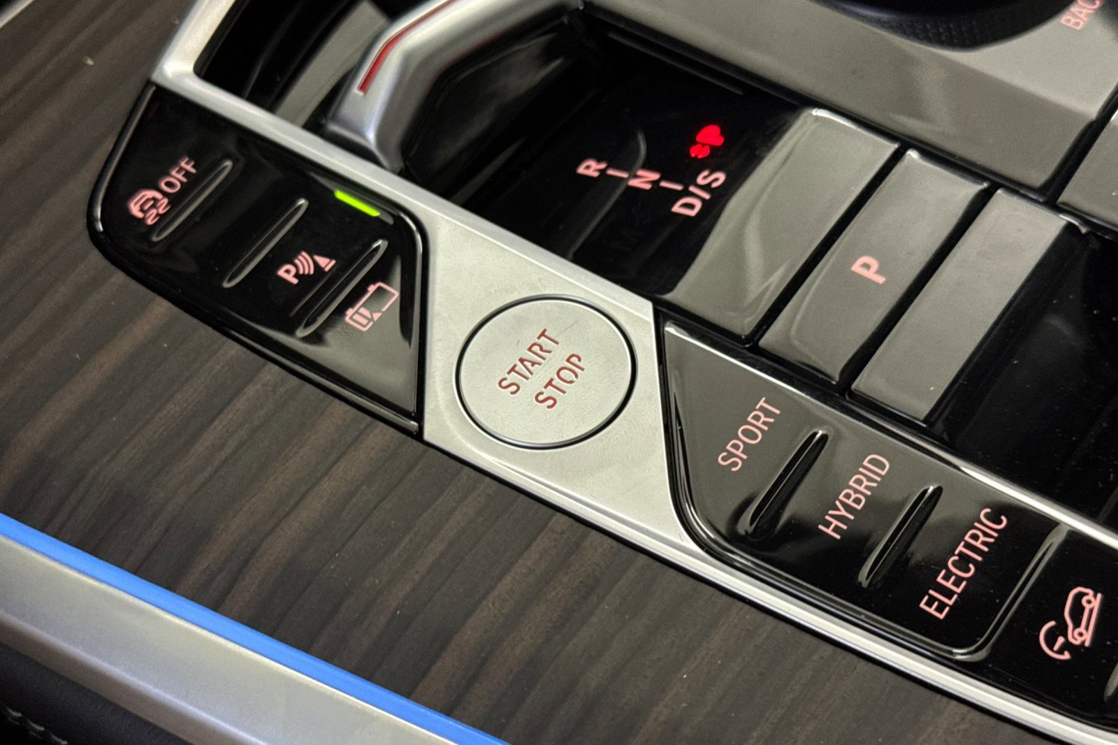 New 2026 BMW X5 xDrive50e w/ M Sport Package AWD/4WD image 29