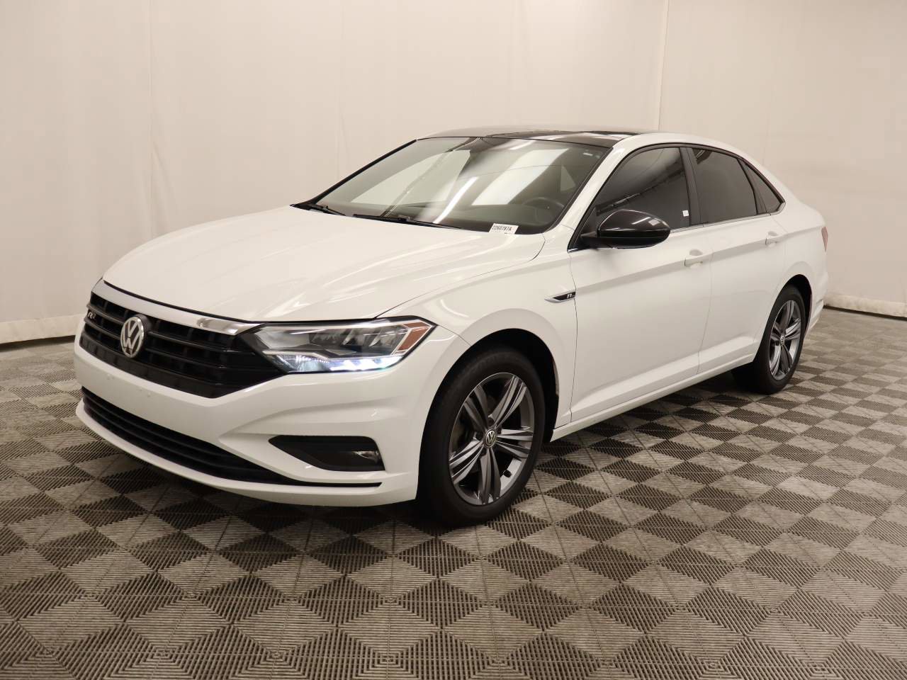 Used 2019 Volkswagen Jetta R-Line image 1