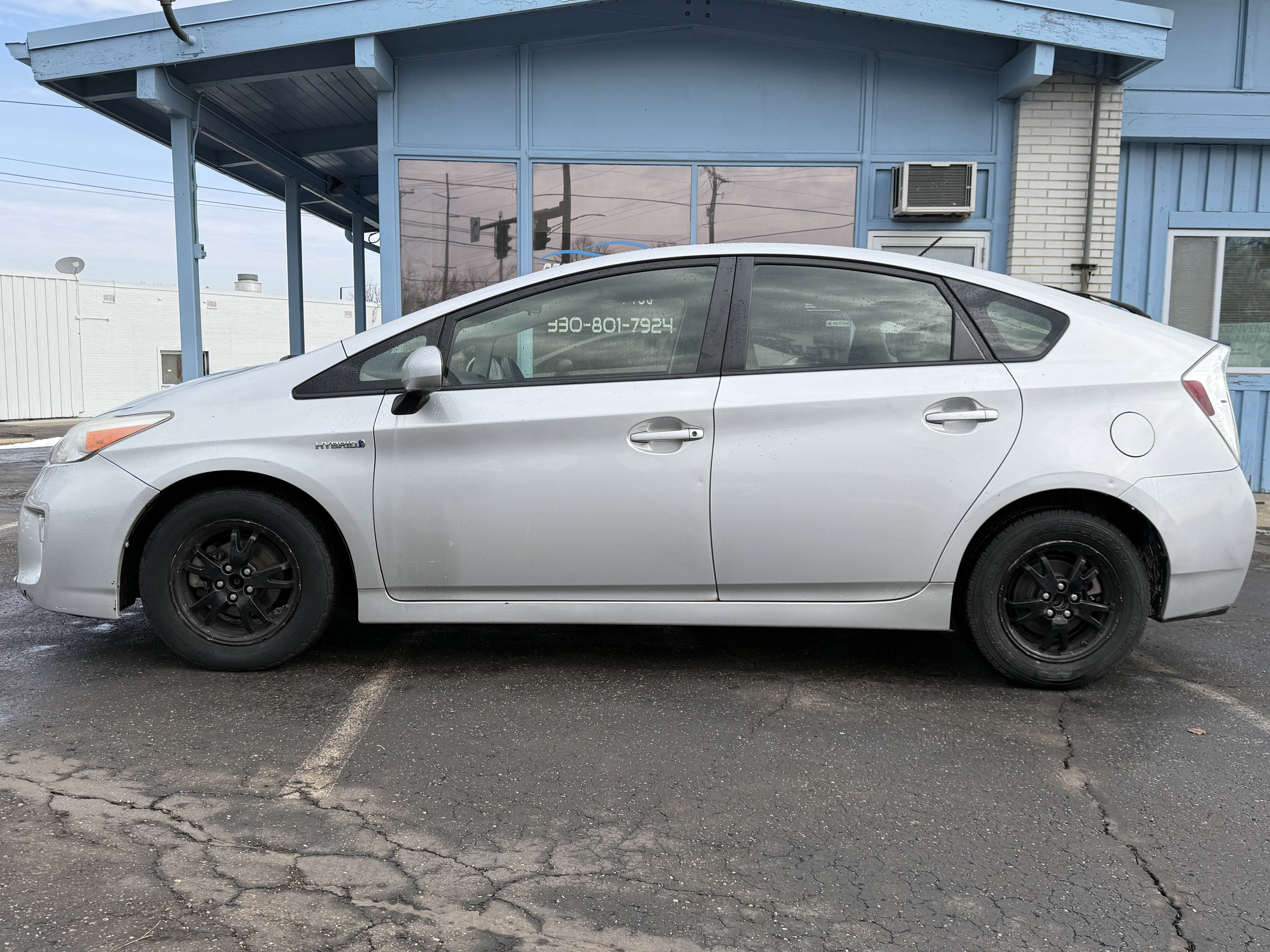 Used 2014 Toyota Prius Two FWD image 2