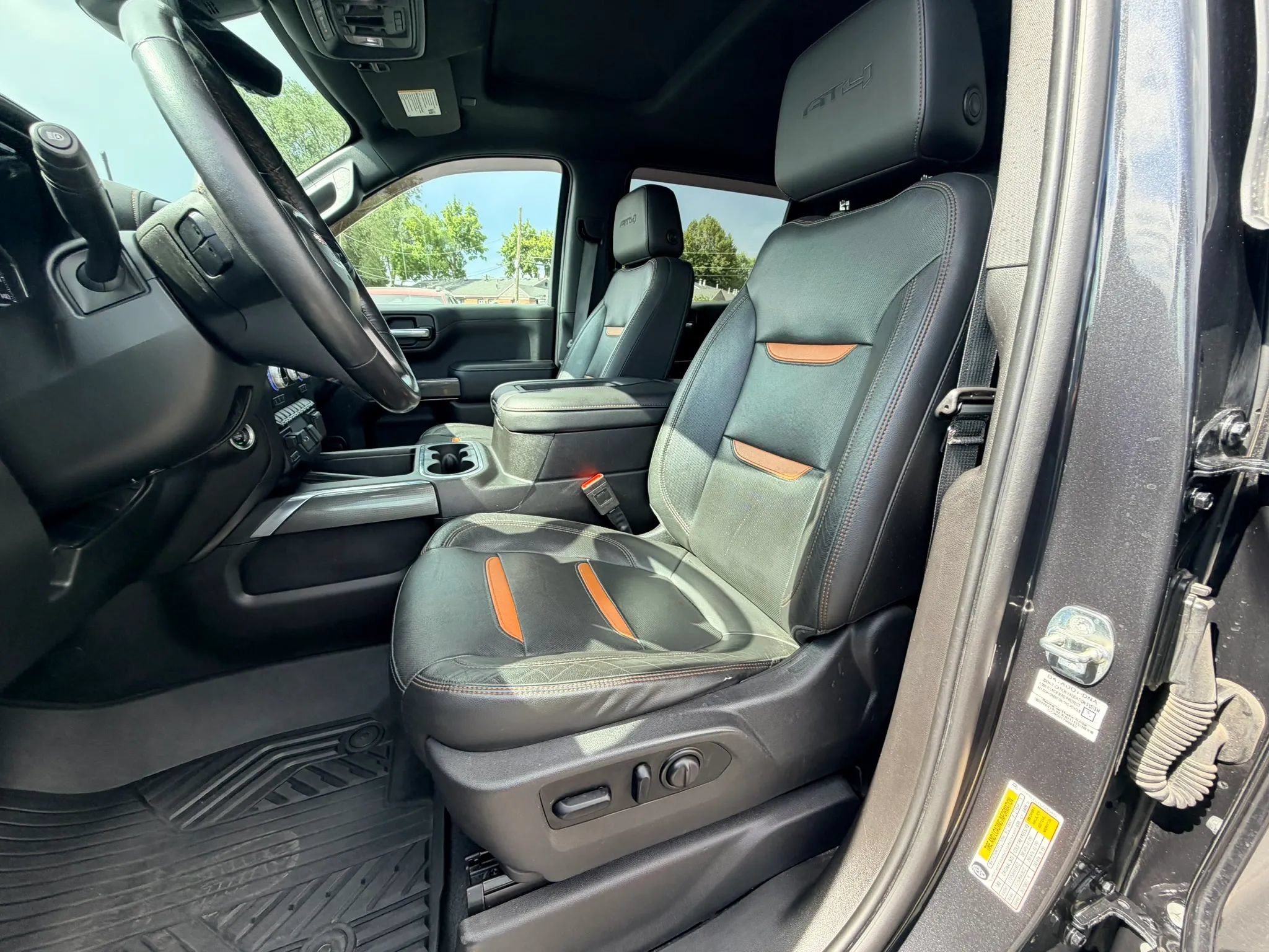Used 2020 GMC Sierra 1500 AT4 w/ AT4 Premium Package AWD/4WD image 11