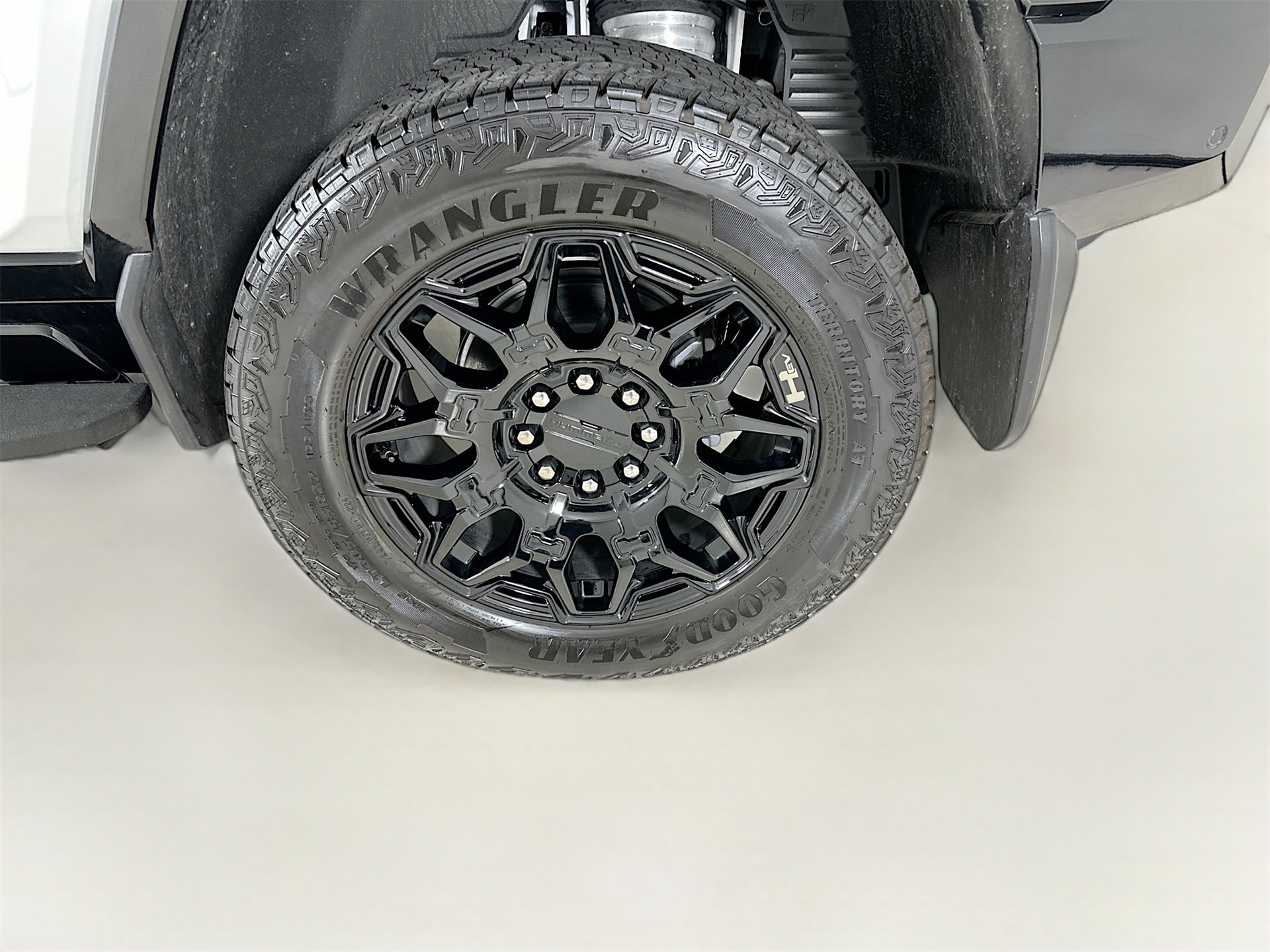 Used 2025 GMC Hummer EV 2X w/ LPO, Sport Package image 33