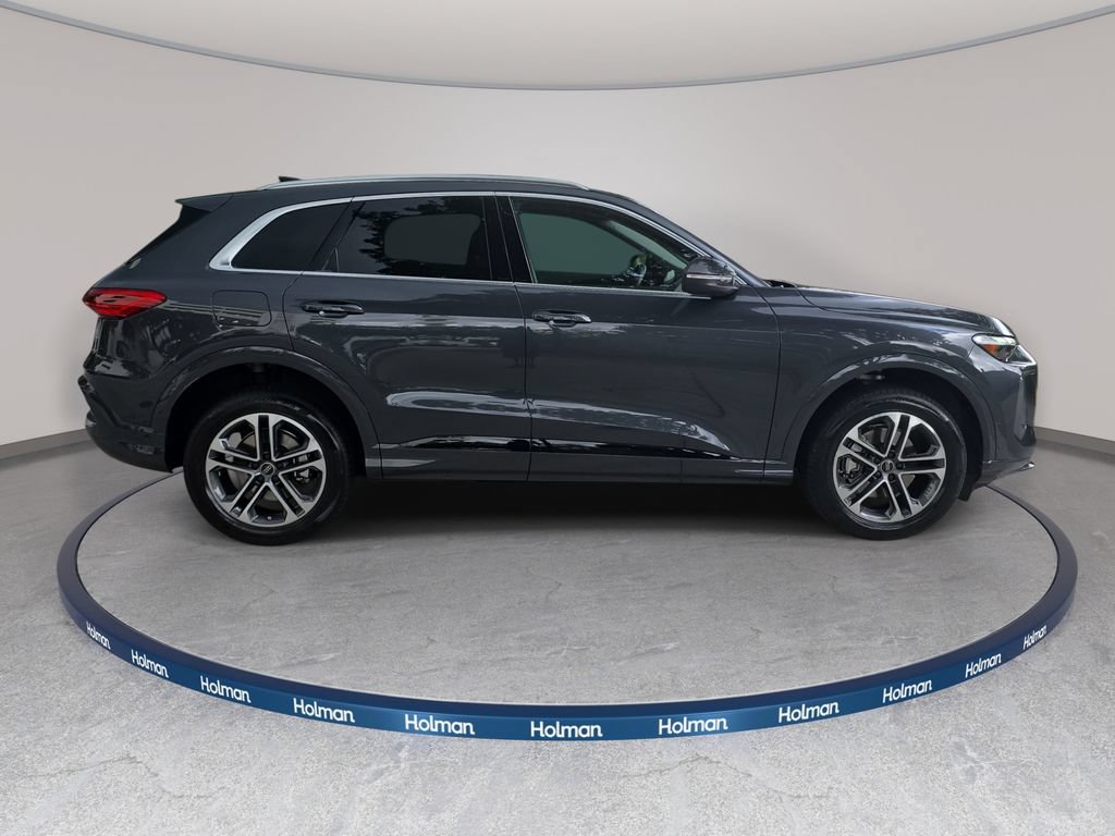Certified 2025 Audi Q5 Premium w/ Convenience Package AWD/4WD image 4