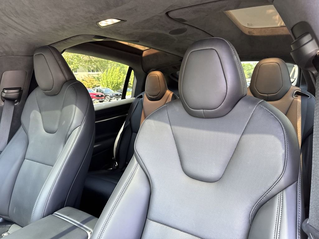 Used 2024 Tesla Model X image 43