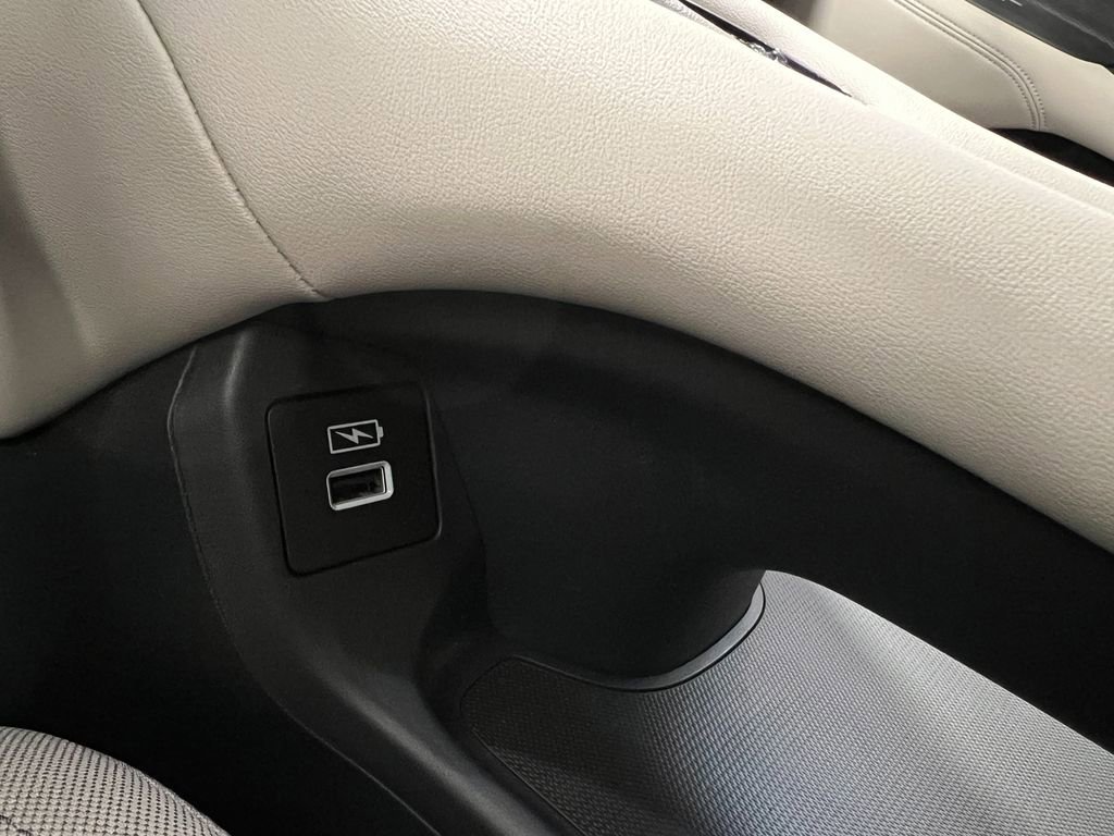 New 2025 Honda HR-V LX image 17