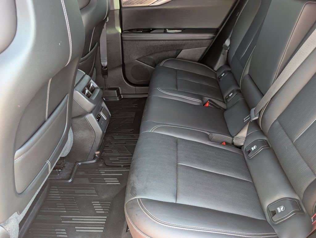 Certified 2025 Cadillac Optiq Sport 2 w/ LPO, Floor Liner Package AWD/4WD image 16