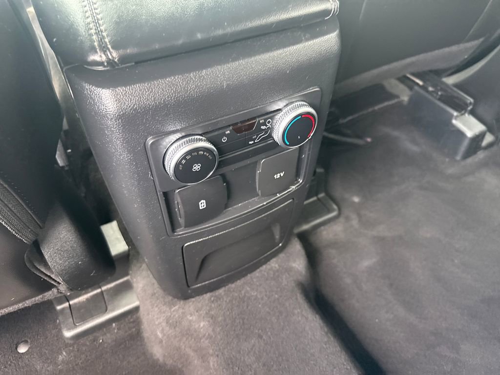 Used 2023 Ford Explorer XLT w/ Equipment Group 202A AWD/4WD image 19
