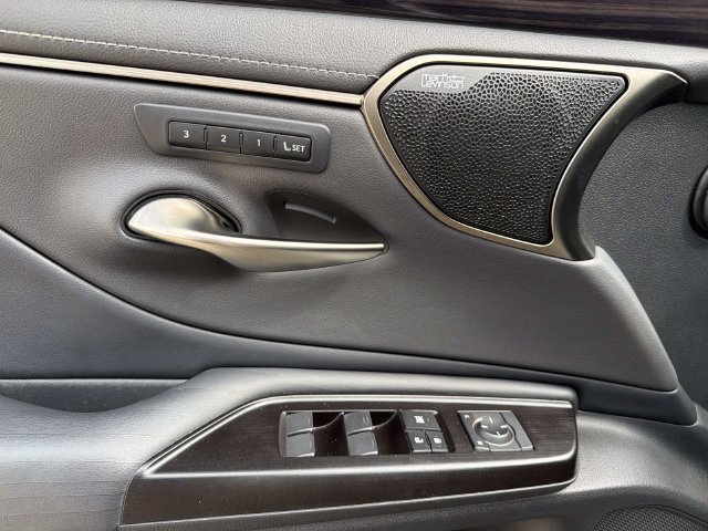 Used 2019 Lexus ES 350 w/ Accessory Package FWD image 18
